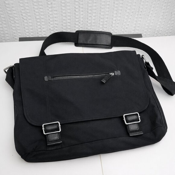 Banana Republic Other - Banana Republic Black Messenger Laptop Bag Adjustable Strap Work Travel
